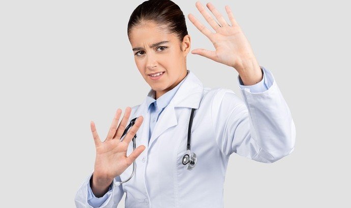 Врачи становятся жертвами пациентов - «Новости Медицины»