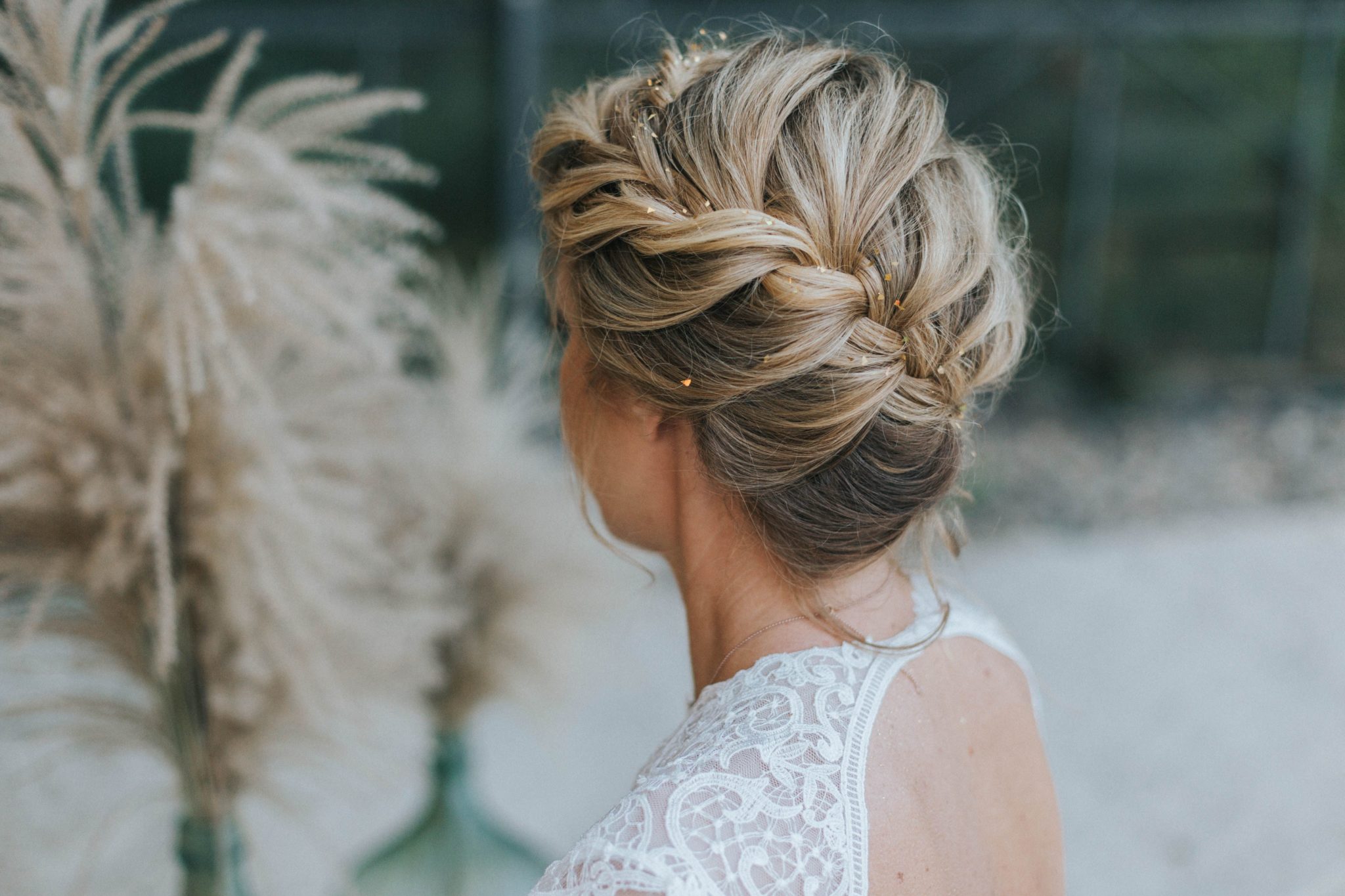 Свадебные прически плетение колосков на средние волосы