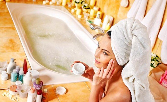 Учимся экономить на красоте у Анджелины Джоли: как выглядеть ухоженно без больших затрат - «Новости Медицины»