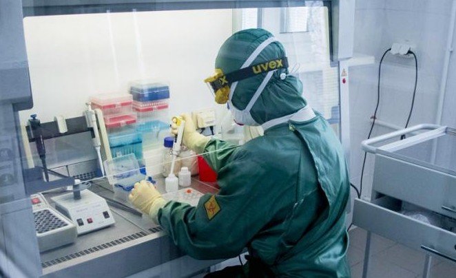 Коронавирус: «Омикрон» из ЮАР заставит переделывать «Спутник» из России? - «Новости Медицины»