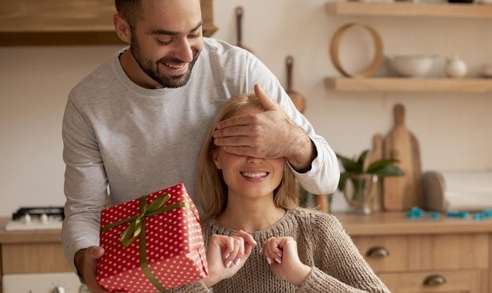 Почему людям нравится дарить подарки - «Новости Медицины»