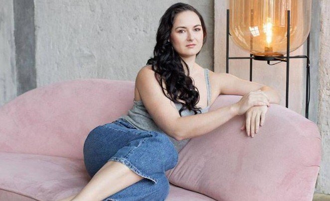 Больше не стриптиз: как тренер-реабилитолог Екатерина Хоботова переосмыслила Exotic Pole Dance - «Новости Медицины»